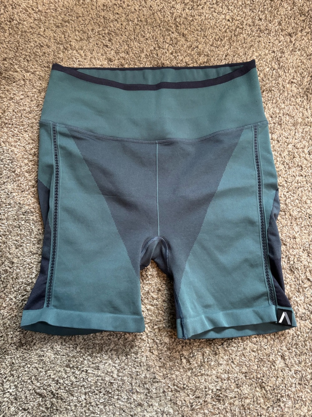 Athleta legend seamless biker shorts